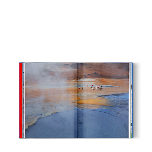 Almanach 2022 in 行李箱、旅行用品及家居精品's 書庫及文具 精裝書籍 collections by Louis Vuitton (產品縮放)