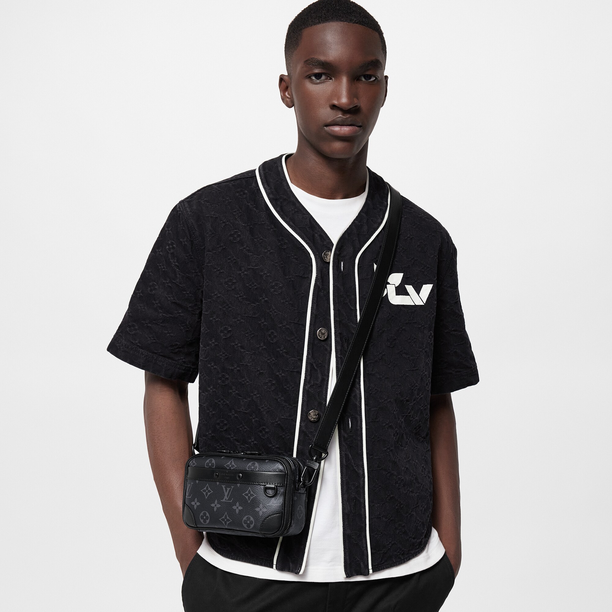 Alpha 可穿戴式錢包 Monogram Eclipse 帆布 in 男士