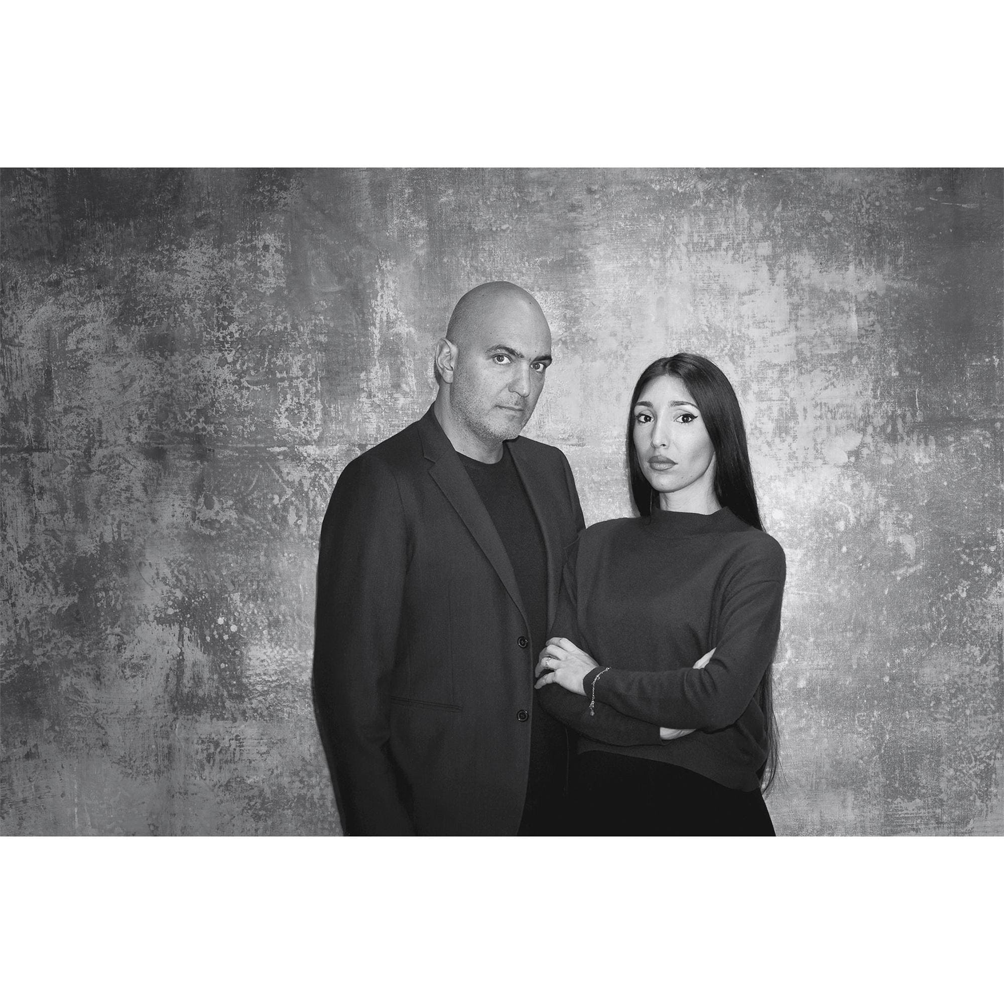 Anemona Table GM by Atelier Biagetti  in 行李箱、旅行用品及家居精品