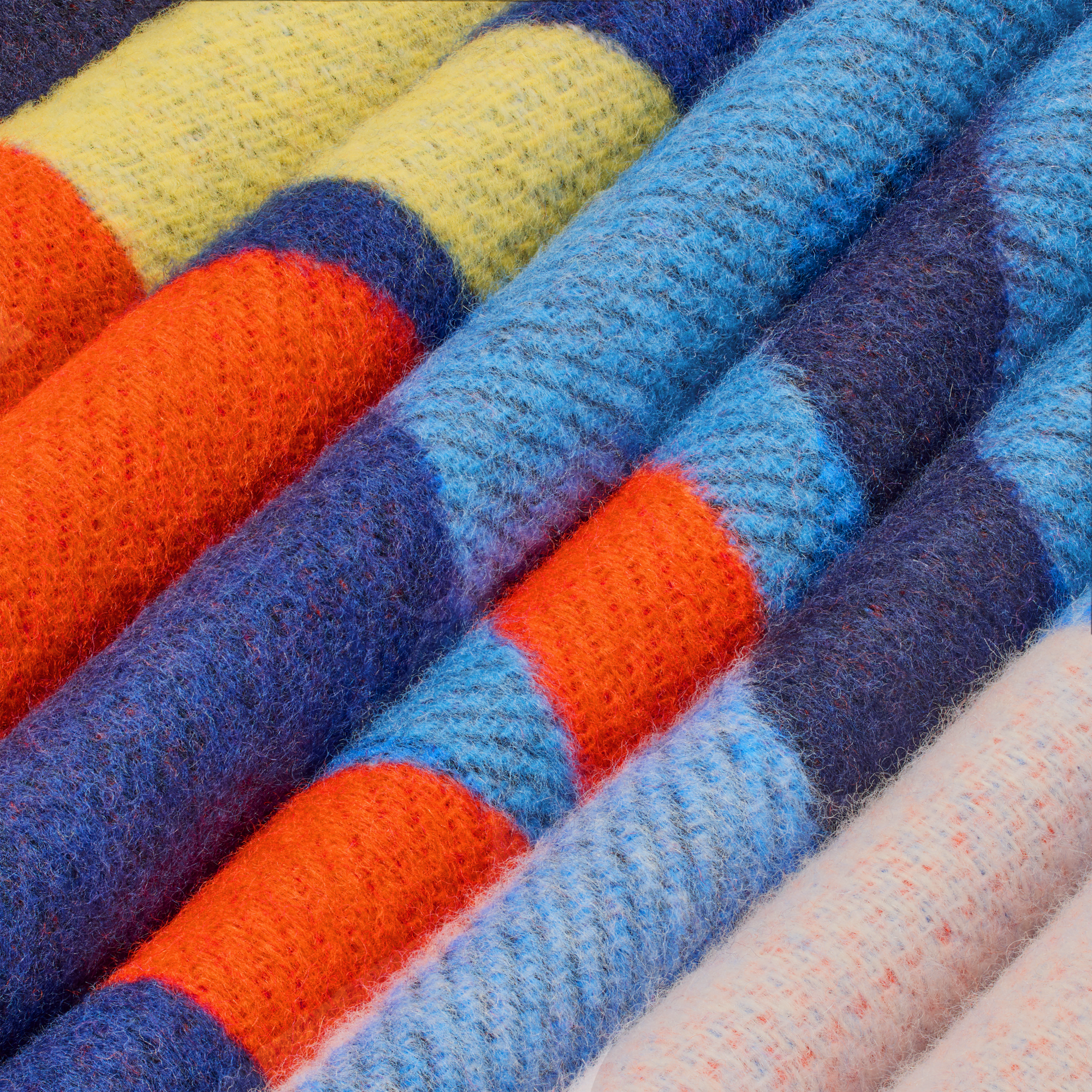 Animali Fantastici Flowers Throw 毛氈  in 行李箱、旅行用品及家居精品