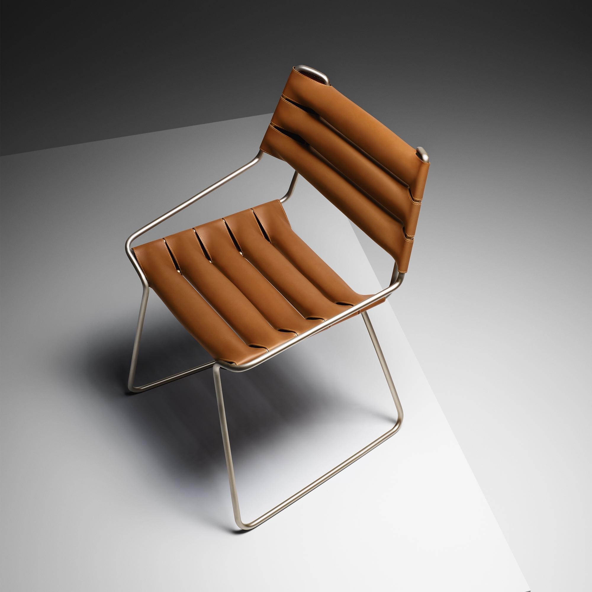 Belt Chair by Atelier Oï  in 行李箱、旅行用品及家居精品