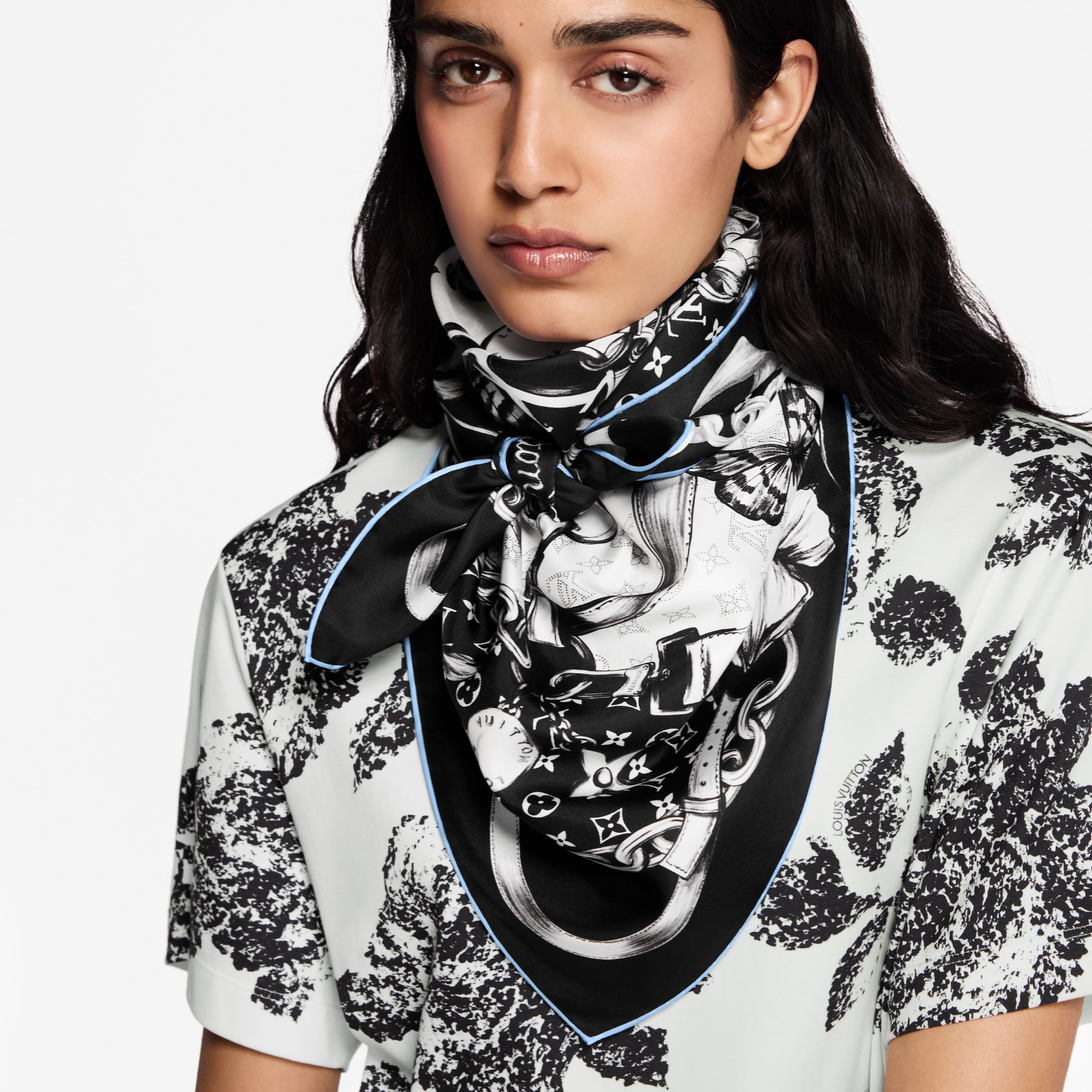 Blooming Monogram 90方巾 . in 女士