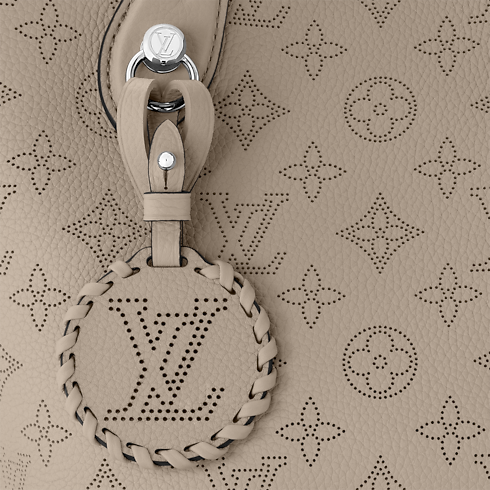 Blossom PM Mahina 皮革 in 時尚包包及小型皮件's 女士時尚包包 全新系列 collections by Louis Vuitton (產品縮放)