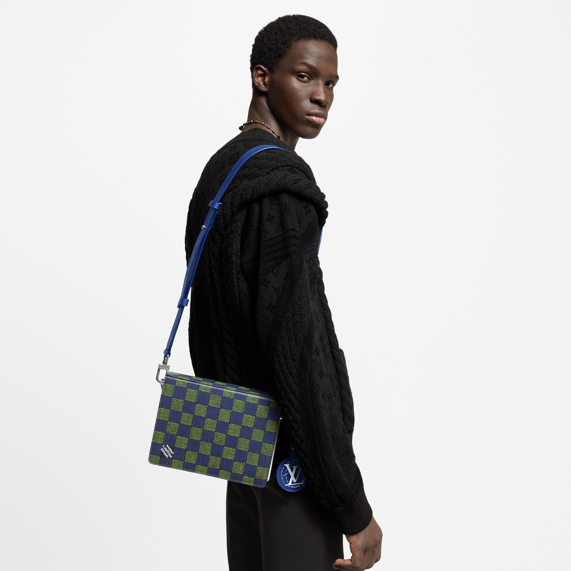 Book Messenger Damier Other in 時尚包包及小型皮件