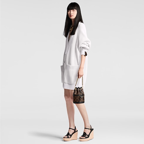 Canoé Monogram 帆布 in 女士's 時尚包款 所有系列 collections by Louis Vuitton (產品縮放)