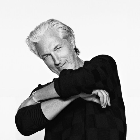 Capeline Lamp Suspension GM By Marcel Wanders in 行李箱、旅行用品及家居精品's 家居及餐具精品 家飾精品 collections by Louis Vuitton