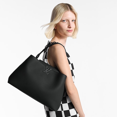 Capucines GM Souple Capucines in 女士's 時尚包款 Capucines collections by Louis Vuitton (產品縮放)