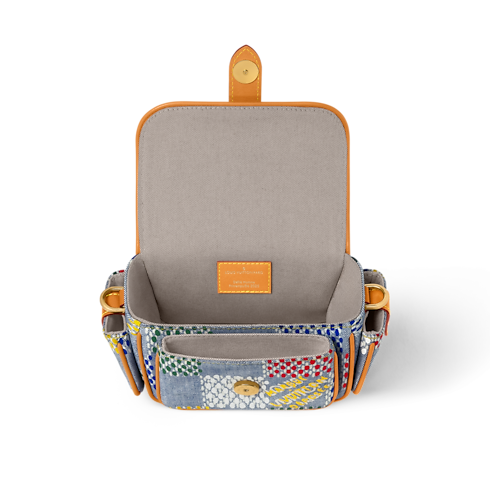 Cargo 可穿戴式錢包 Damier Other in 男士's 錢包及小型皮件 迷你包款 collections by Louis Vuitton (產品縮放)