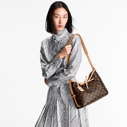 CarryAll PM Monogram 帆布 in 女士's 時尚包款 女生包包總覽 collections by Louis Vuitton (產品縮放)