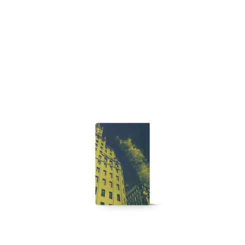 馬德里 City Guide in 行李箱、旅行用品及家居精品's 書庫及文具 旅遊指南 collections by Louis Vuitton (產品縮放)