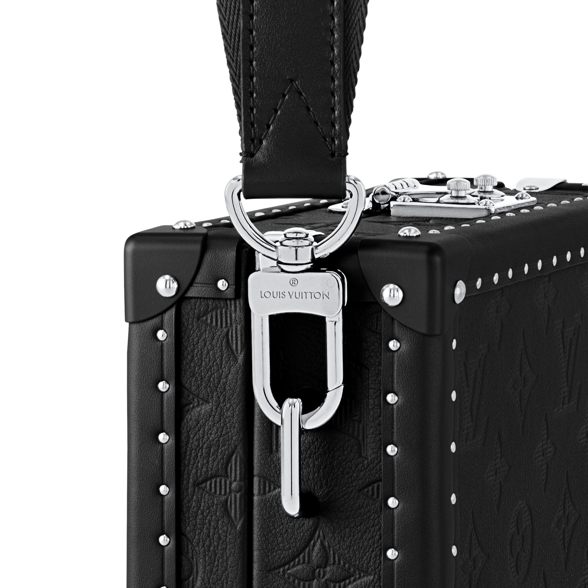 Clutch Box Monogram Shadow 皮革 in 行李箱、旅行用品及家居精品