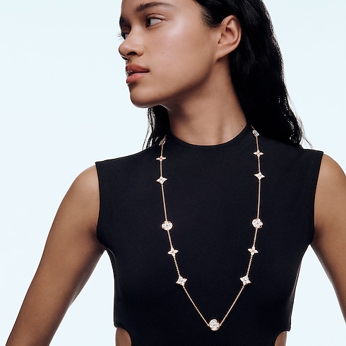 Color Blossom 13 Motifs 玫瑰K金配白色珍珠母貝及鑽石項鍊 in 珠寶系列's 按類別瀏覽 項鍊吊墜 collections by Louis Vuitton (產品縮放)