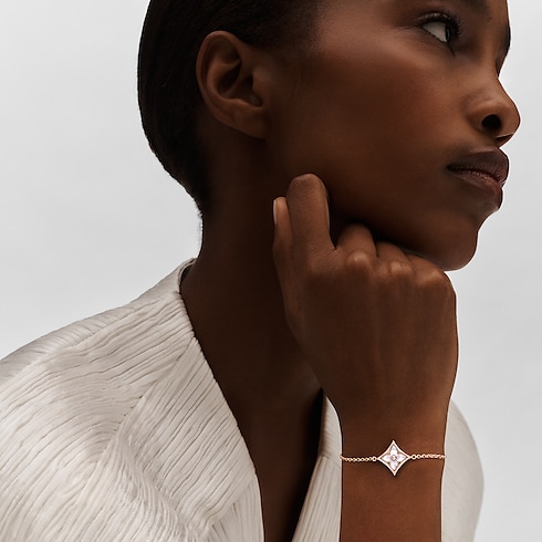 Color Blossom Star 玫瑰K金鑲白色珍珠母貝手鍊 in 珠寶系列's 按類別瀏覽 高級珠寶總覽 collections by Louis Vuitton (產品縮放)