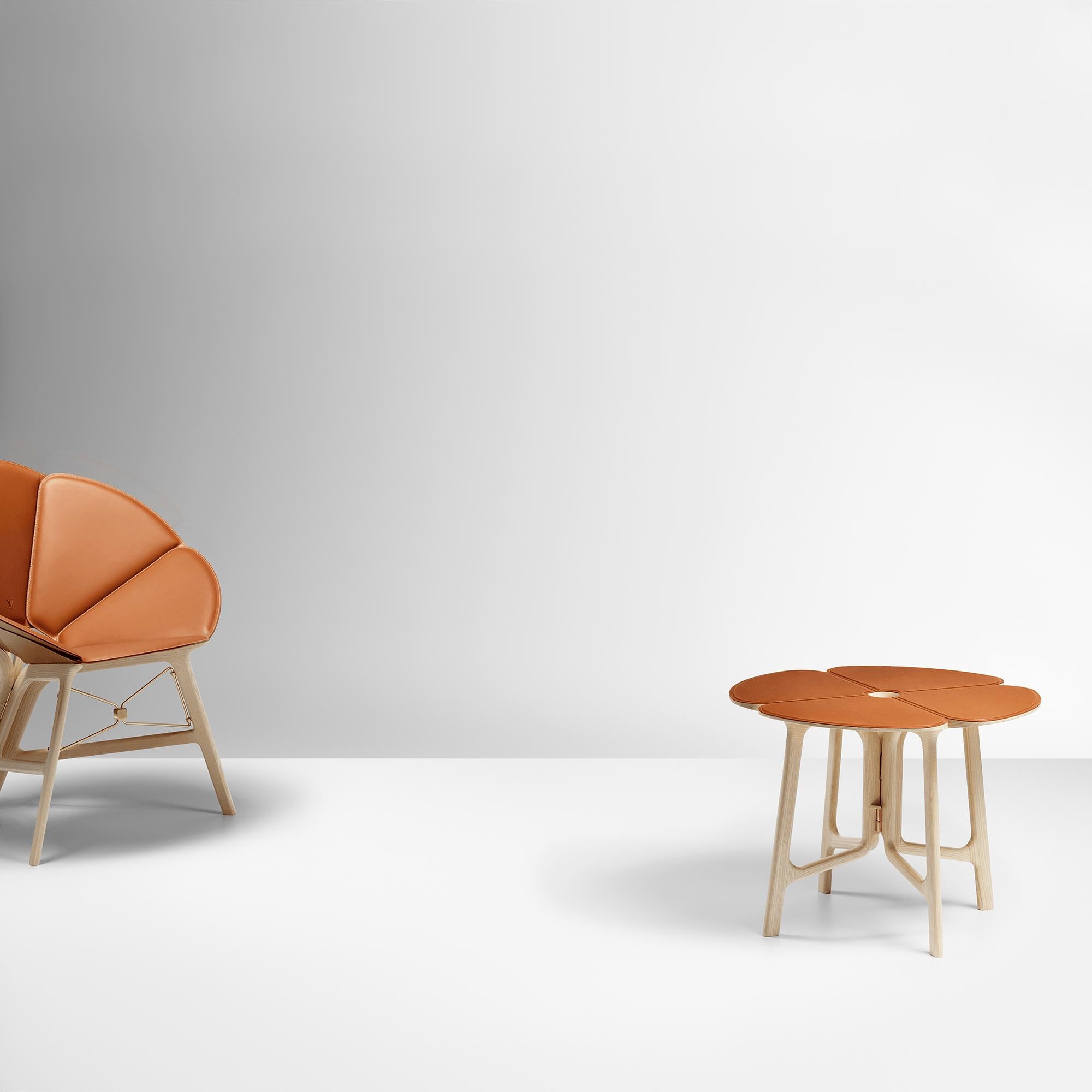 Concertina Table By Raw Edges  in 行李箱、旅行用品及家居精品