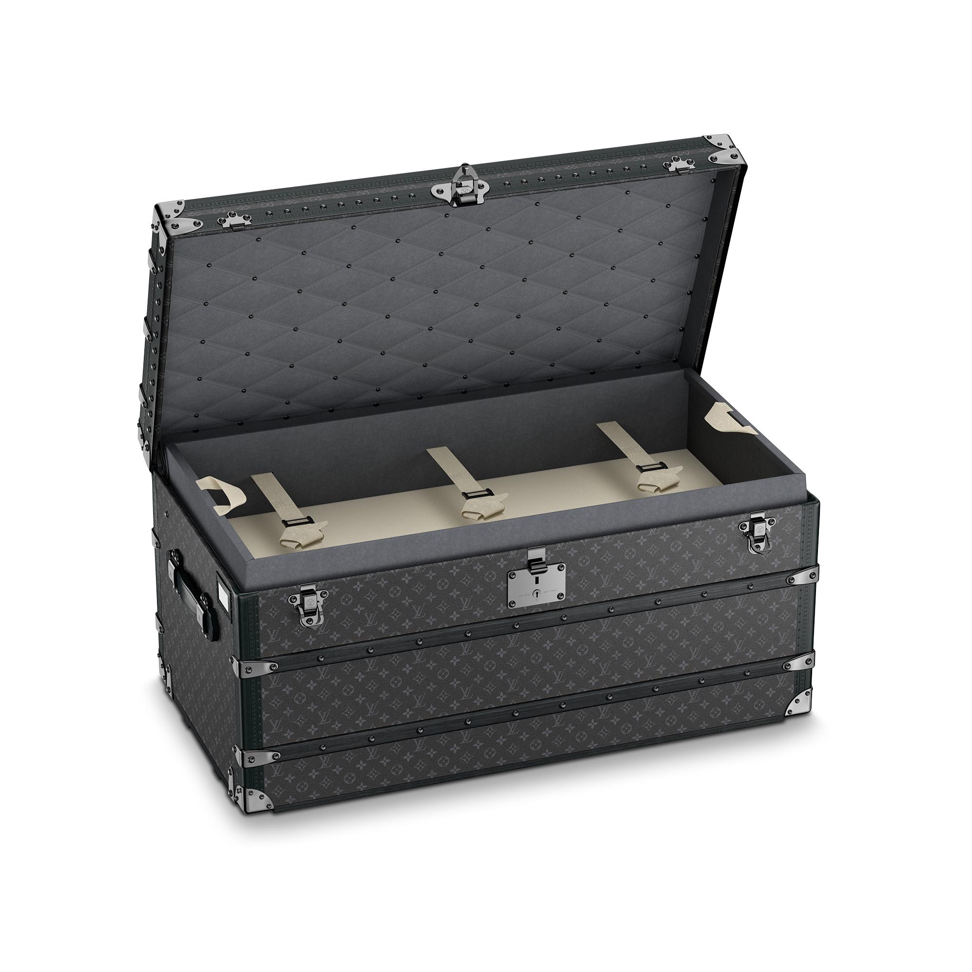 Malle Courrier 110 Monogram Eclipse 帆布 in 行李箱、旅行用品及家居精品