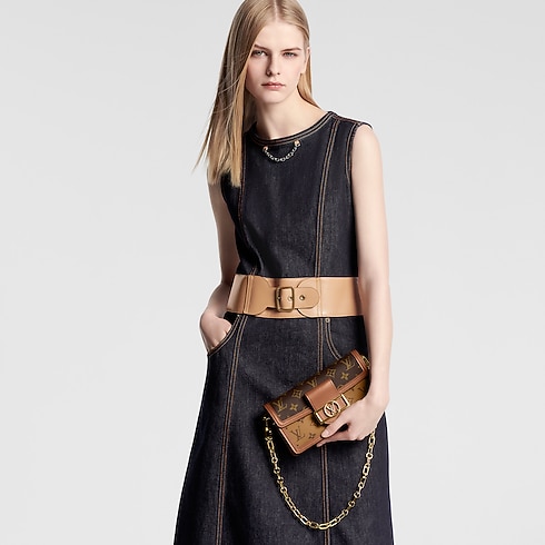 Dauphine East West Monogram Reverse 帆布 in 女士's 時尚包款 所有系列 collections by Louis Vuitton (產品縮放)