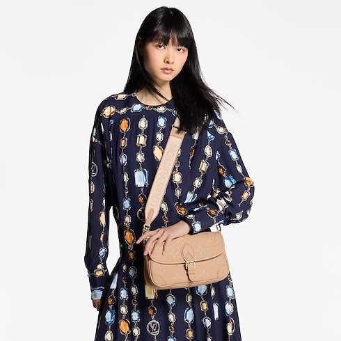 Diane Monogram Empreinte 皮革 in 女士's 時尚包款 女生包包總覽 collections by Louis Vuitton (產品縮放)