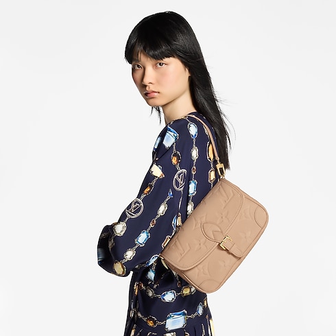 Diane Monogram Empreinte 皮革 in 女士's 時尚包款 女生包包總覽 collections by Louis Vuitton (產品縮放)