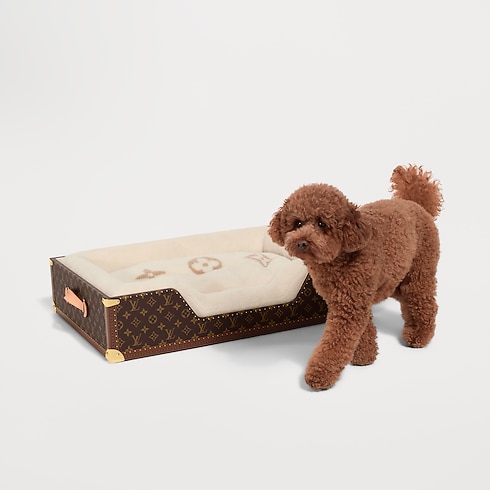 Dog Bed Trunk Monogram 帆布 in 行李箱、旅行用品及家居精品's 硬箱及箱盒 收納箱及手提硬箱 collections by Louis Vuitton (產品縮放)