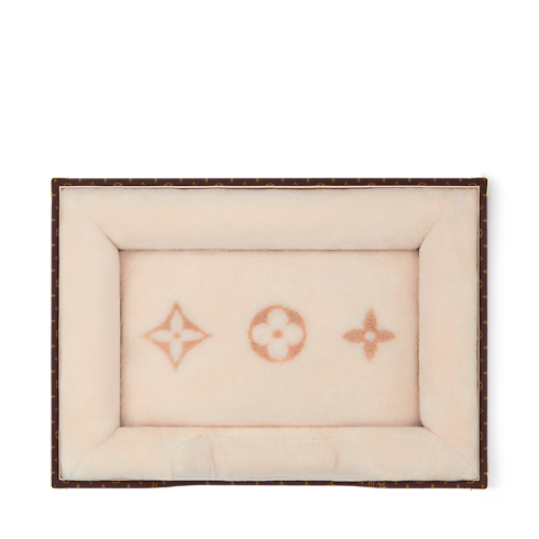 Dog Bed Trunk Monogram 帆布 in 行李箱、旅行用品及家居精品's 硬箱及箱盒 收納箱及手提硬箱 collections by Louis Vuitton (產品縮放)