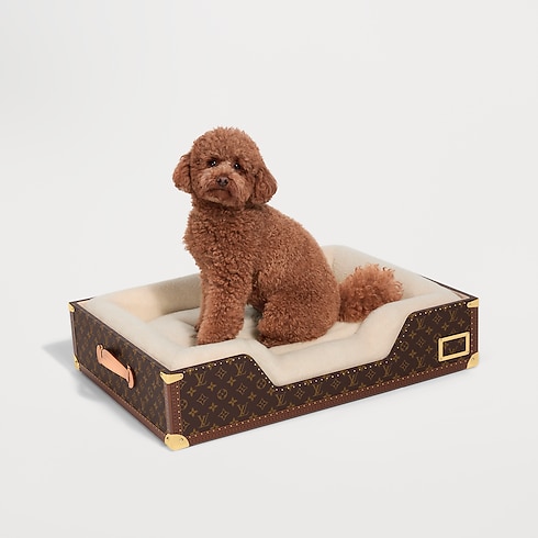 Dog Bed Trunk Monogram 帆布 in 行李箱、旅行用品及家居精品's 硬箱及箱盒 收納箱及手提硬箱 collections by Louis Vuitton (產品縮放)