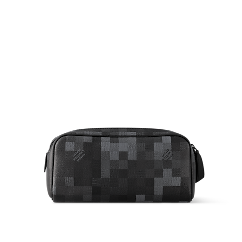 Dopp Kit D16 in 男士's 旅遊用品 旅遊配件 collections by Louis Vuitton (產品縮放)