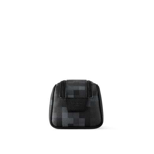 Dopp Kit D16 in 男士's 旅遊用品 旅遊配件 collections by Louis Vuitton (產品縮放)