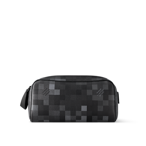 Dopp Kit D16 in 男士's 旅遊用品 旅遊配件 collections by Louis Vuitton (產品縮放)