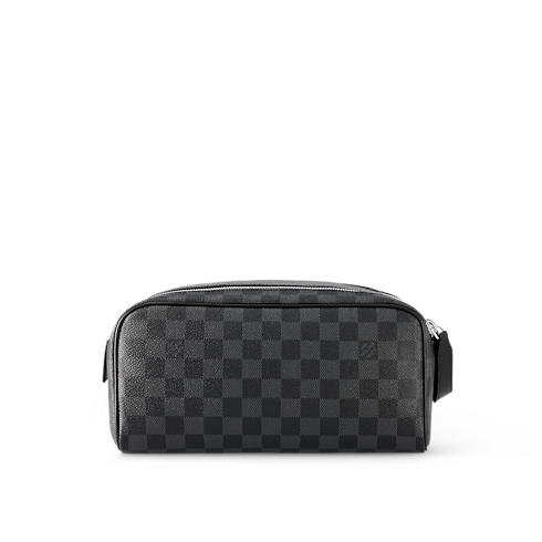 Dopp 梳洗包 Damier Graphite 帆布 in 男士's 旅遊用品 旅遊用品總覽 collections by Louis Vuitton (產品縮放)