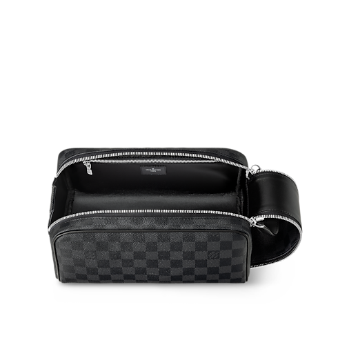 Dopp 梳洗包 Damier Graphite 帆布 in 男士's 旅遊用品 旅遊用品總覽 collections by Louis Vuitton (產品縮放)