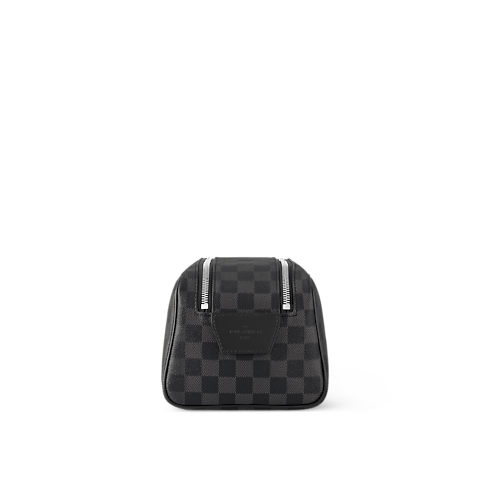 Dopp 梳洗包 Damier Graphite 帆布 in 男士's 旅遊用品 旅遊用品總覽 collections by Louis Vuitton (產品縮放)