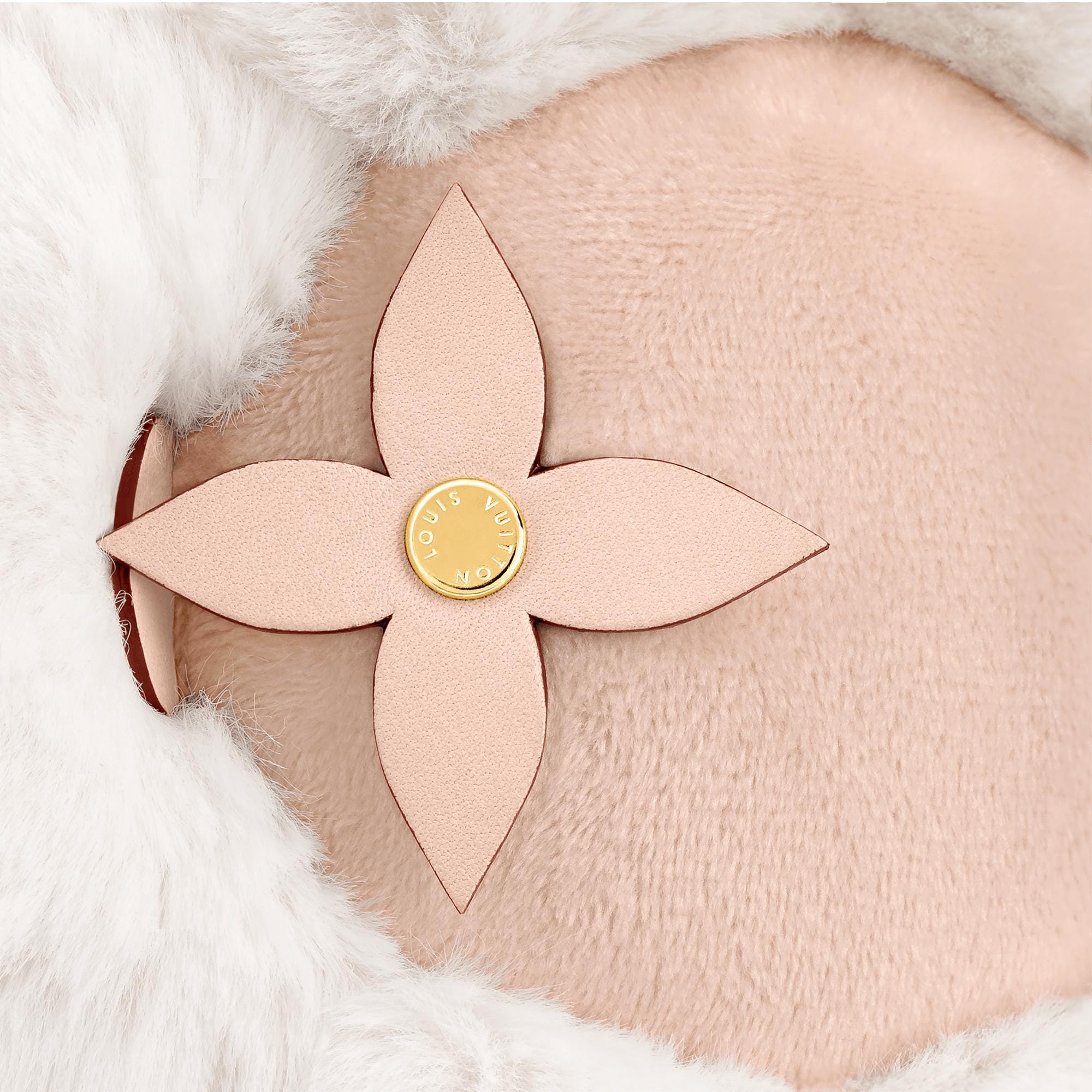 Vivienne Doudou 玩偶  in 行李箱、旅行用品及家居精品