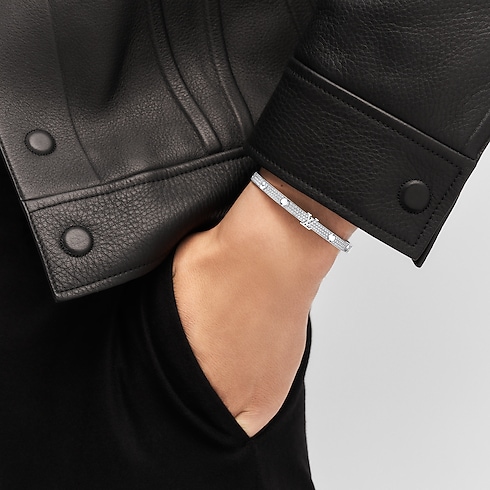 Empreinte 白K金配鑽石手鐲 in 珠寶系列's 按類別瀏覽 高級珠寶總覽 collections by Louis Vuitton (產品縮放)