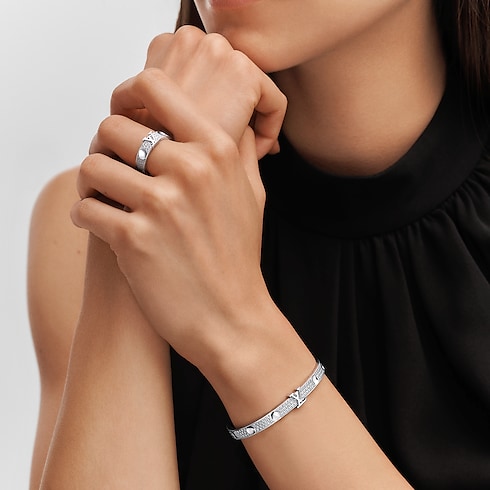 Empreinte 白K金配鑽石手鐲 in 珠寶系列's 按類別瀏覽 高級珠寶總覽 collections by Louis Vuitton (產品縮放)