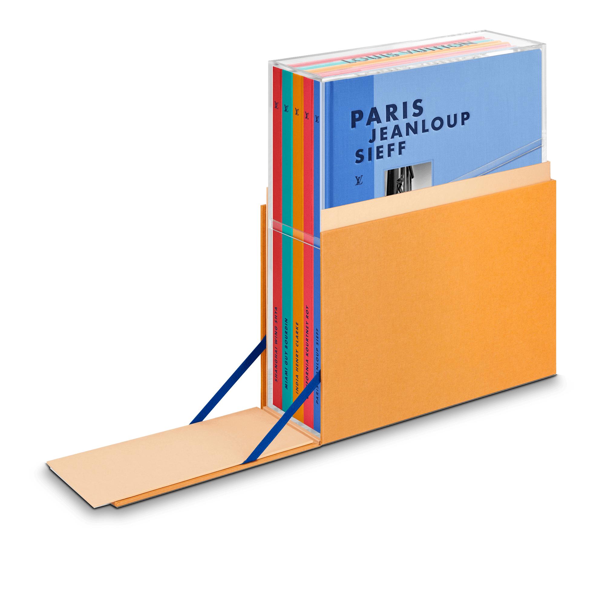 Fashion Eye Limited Edition  in 行李箱、旅行用品及家居精品