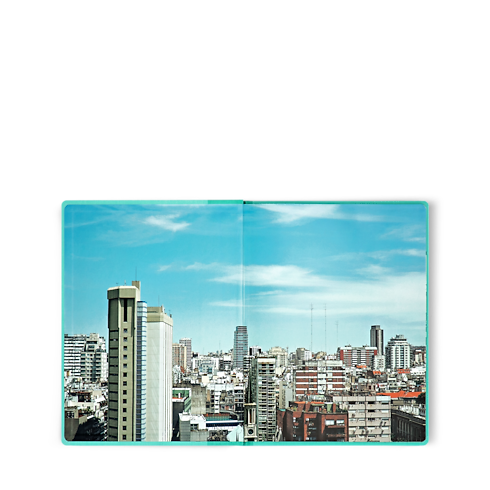 Fashion Eye Buenos Aires in 行李箱、旅行用品及家居精品's 書庫及文具 旅遊攝影集 collections by Louis Vuitton (產品縮放)