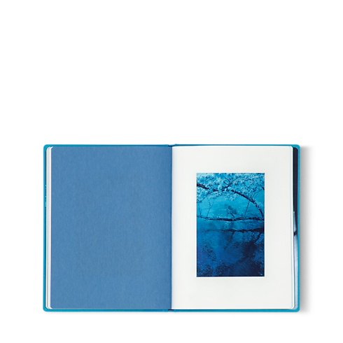 Fashion Eye Kyoto in 行李箱、旅行用品及家居精品's 書庫及文具 旅遊攝影集 collections by Louis Vuitton (產品縮放)