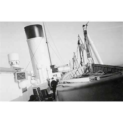 Fashion Eye Normandie in 行李箱、旅行用品及家居精品's 書庫及文具 旅遊攝影集 collections by Louis Vuitton (產品縮放)