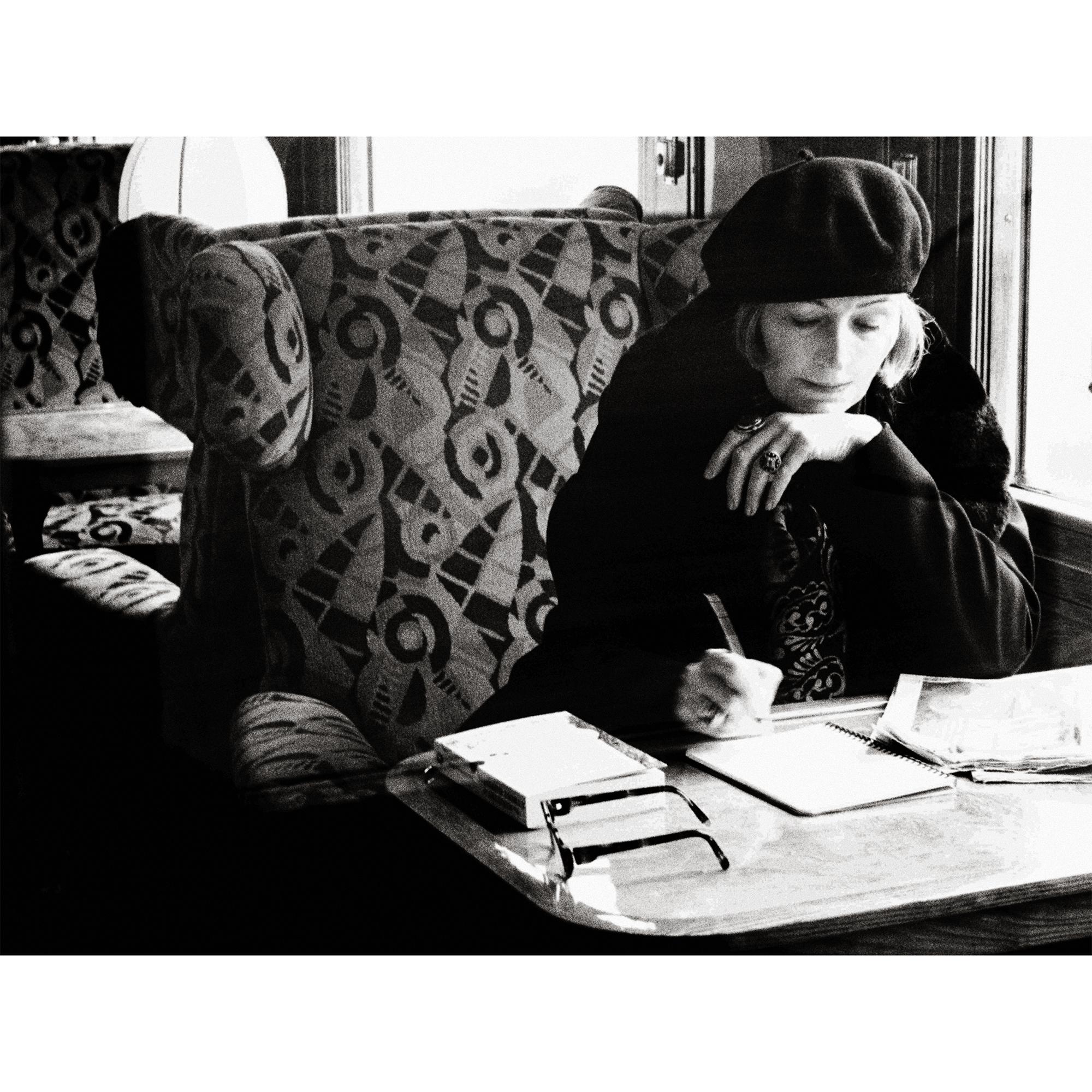 Fashion Eye Orient Express  in 行李箱、旅行用品及家居精品