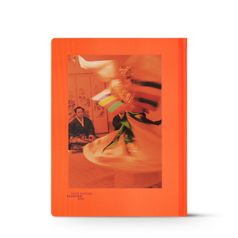 Fashion Eye Silk Road in 行李箱、旅行用品及家居精品's 書庫及文具 旅遊攝影集 collections by Louis Vuitton (產品縮放)