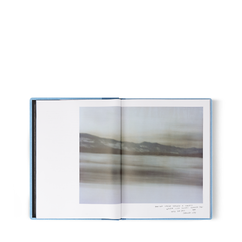 Fashion Eye Trassiberian By Coco Capitàn in 行李箱、旅行用品及家居精品's 書庫及文具 旅遊攝影集 collections by Louis Vuitton (產品縮放)