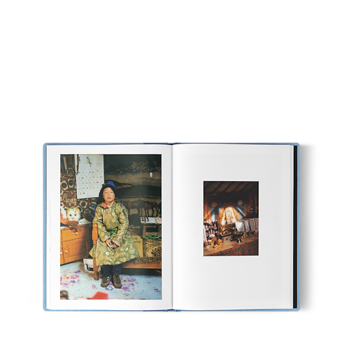 Fashion Eye Trassiberian By Coco Capitàn in 行李箱、旅行用品及家居精品's 書庫及文具 旅遊攝影集 collections by Louis Vuitton (產品縮放)