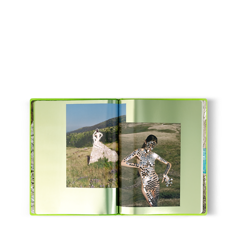 Fashion Eye Ukraine in 行李箱、旅行用品及家居精品's 書庫及文具 旅遊攝影集 collections by Louis Vuitton (產品縮放)