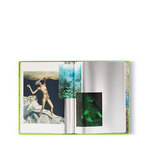 Fashion Eye Ukraine in 行李箱、旅行用品及家居精品's 書庫及文具 旅遊攝影集 collections by Louis Vuitton (產品縮放)