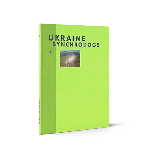 Fashion Eye Ukraine in 行李箱、旅行用品及家居精品's 書庫及文具 旅遊攝影集 collections by Louis Vuitton (產品縮放)