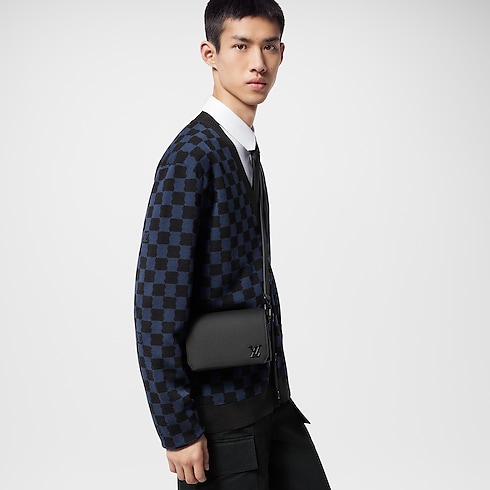 翻蓋隨身錢包 LV Aerogram in 男士's 皮件系列 All Collections collections by Louis Vuitton (產品縮放)