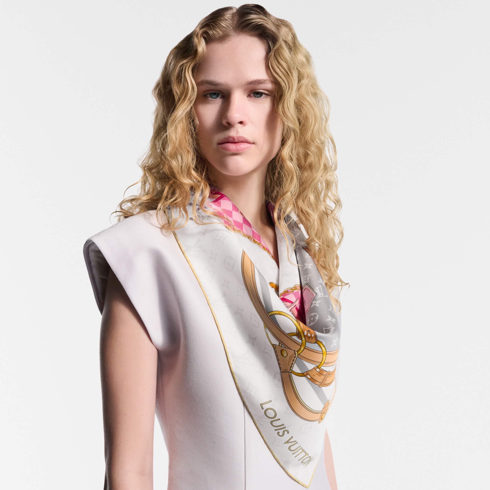 Flower And Straps 90方巾 . in 女士