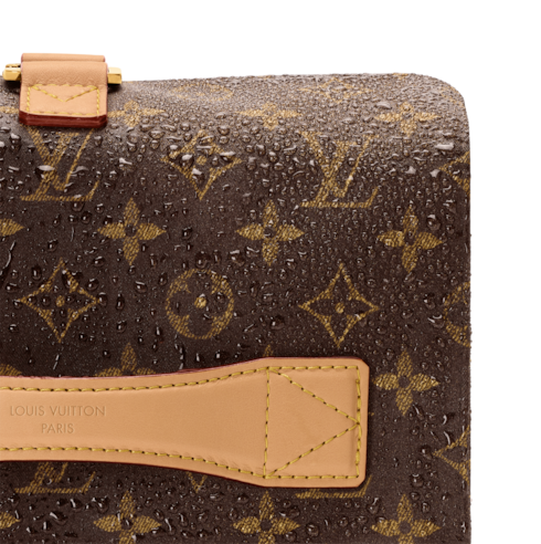 Hanging Toiletry Bag G76 in 行李箱、旅行用品及家居精品's 旅行袋及拉桿行李箱 旅遊配件 collections by Louis Vuitton