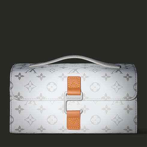 Hanging Toiletry Bag 2 Compartments in 全新系列's 男士系列 獨家線上預購:LV Ski 系列 collections by Louis Vuitton (產品縮放)