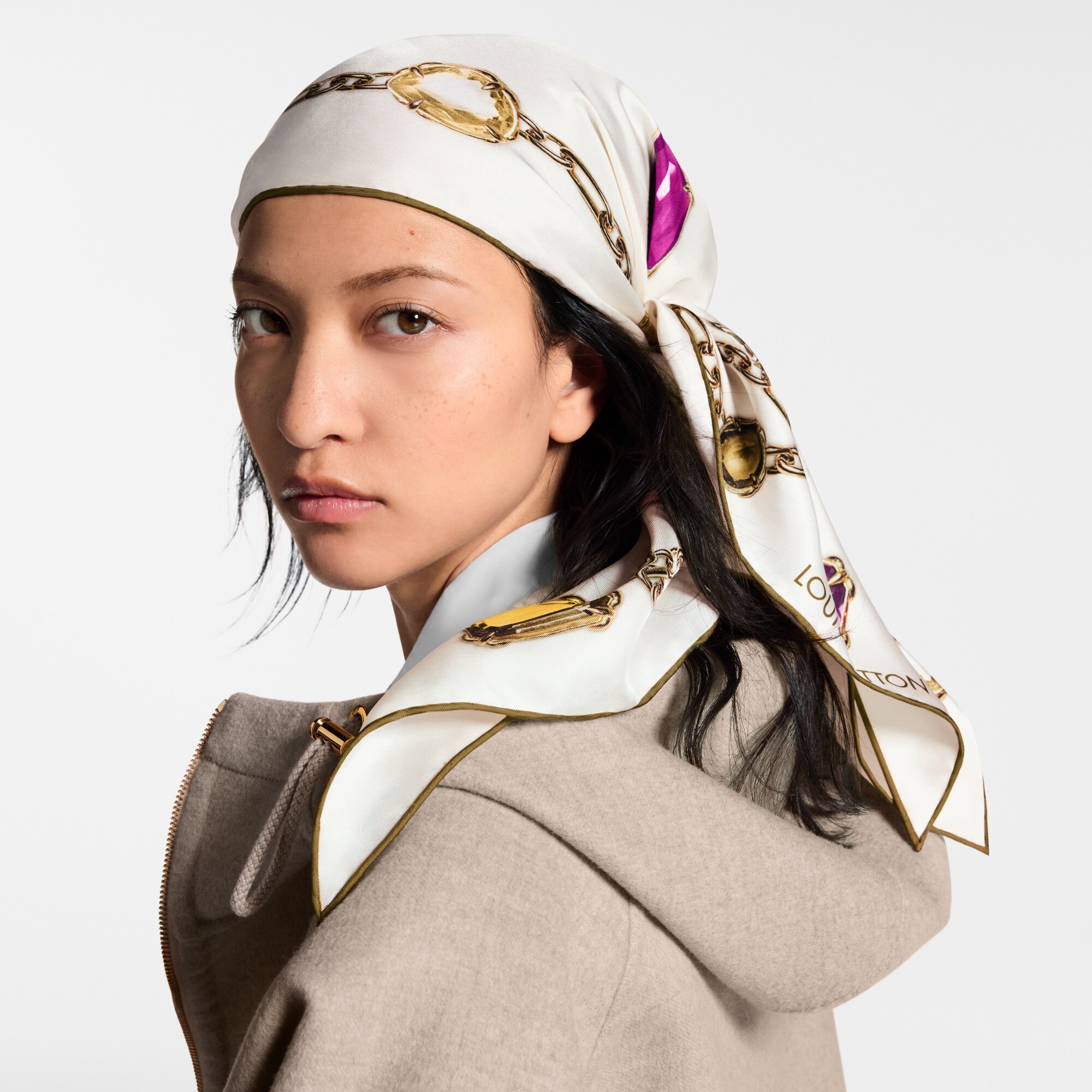 Heirloom 三角絲巾 . in 女士